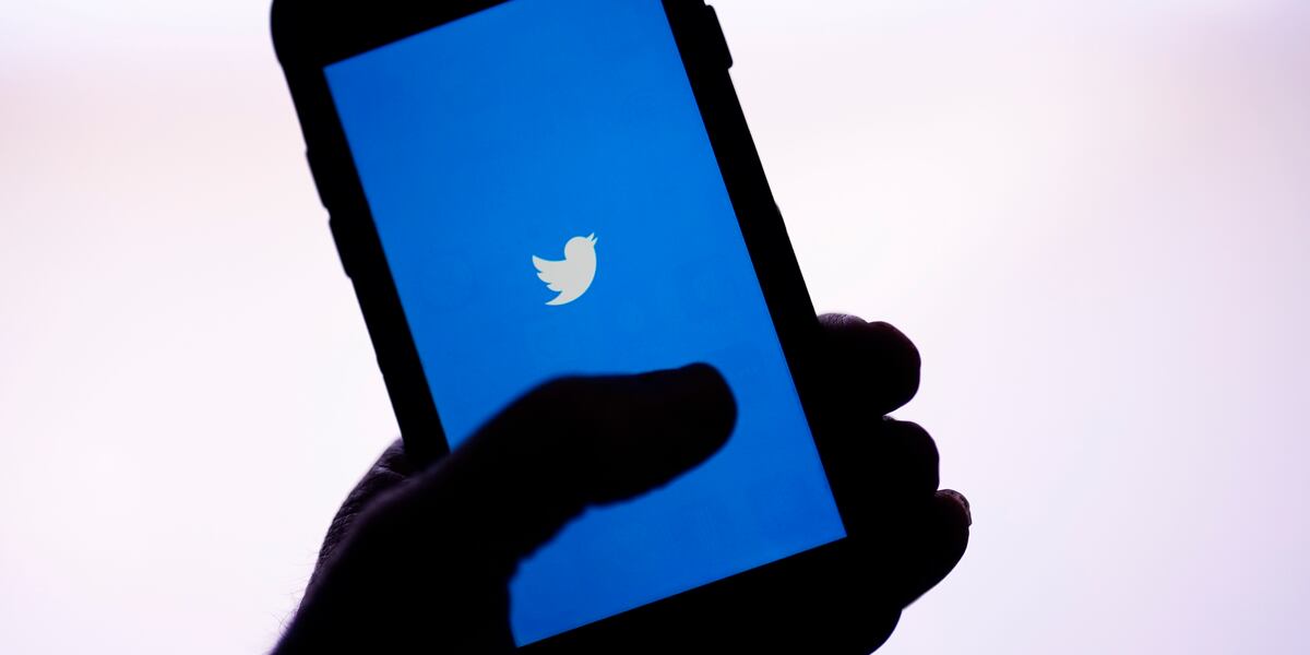 Twitter Pulls Check Mark From Main New York Times Account Twitter Pulls Check Mark From Main New York Times Account