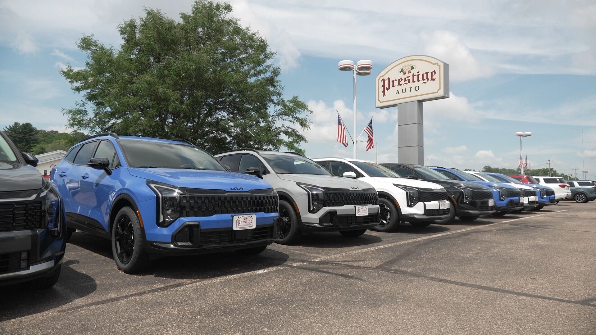 Дилер Prestige Auto в Эу-Клэр продолжает сбор средств для ветеранов