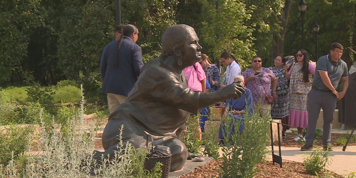 La Crosse community, Ho Chunk Nation celebrate new garden