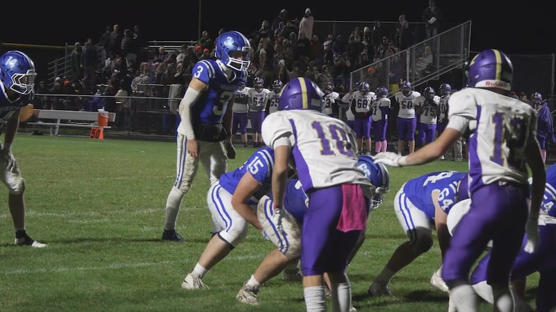 Mondovi defeats Durand-Arkansaw to win the Cloverbelt Conference title.
