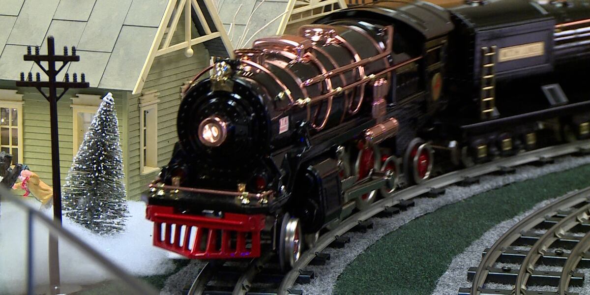 Deb Opp Seasonal Train Exhibit