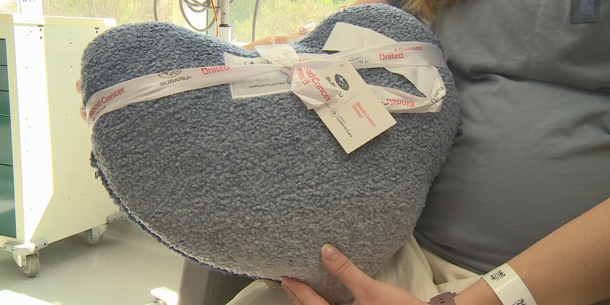 Cancer patients at Emplify Health by Gundersen receive blankets