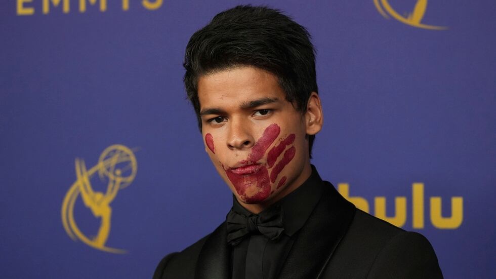 Here’s why actor D’Pharaoh Woon-A-Tai had a red handprint on his